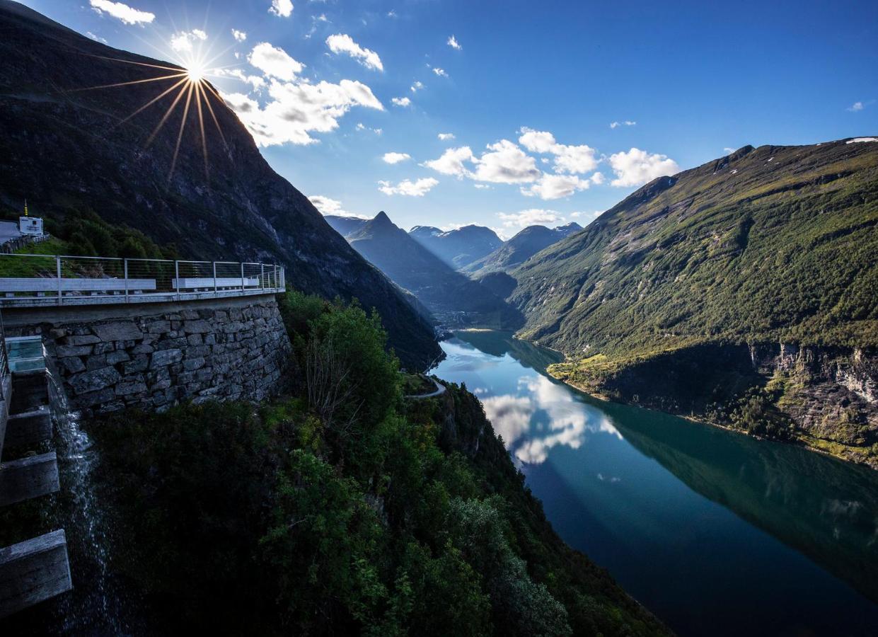 Geirangerfjorden Feriesenter Hotell Eksteriør bilde